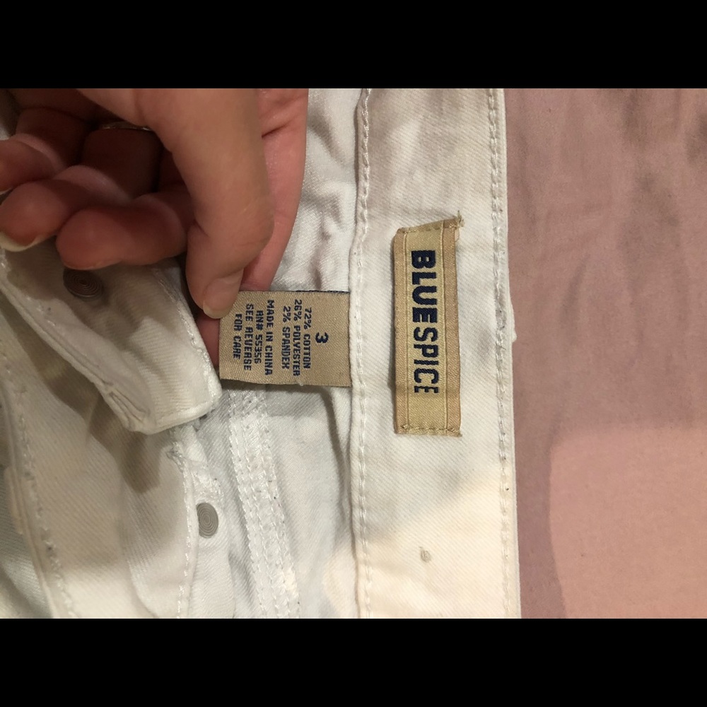 White skinny jeans